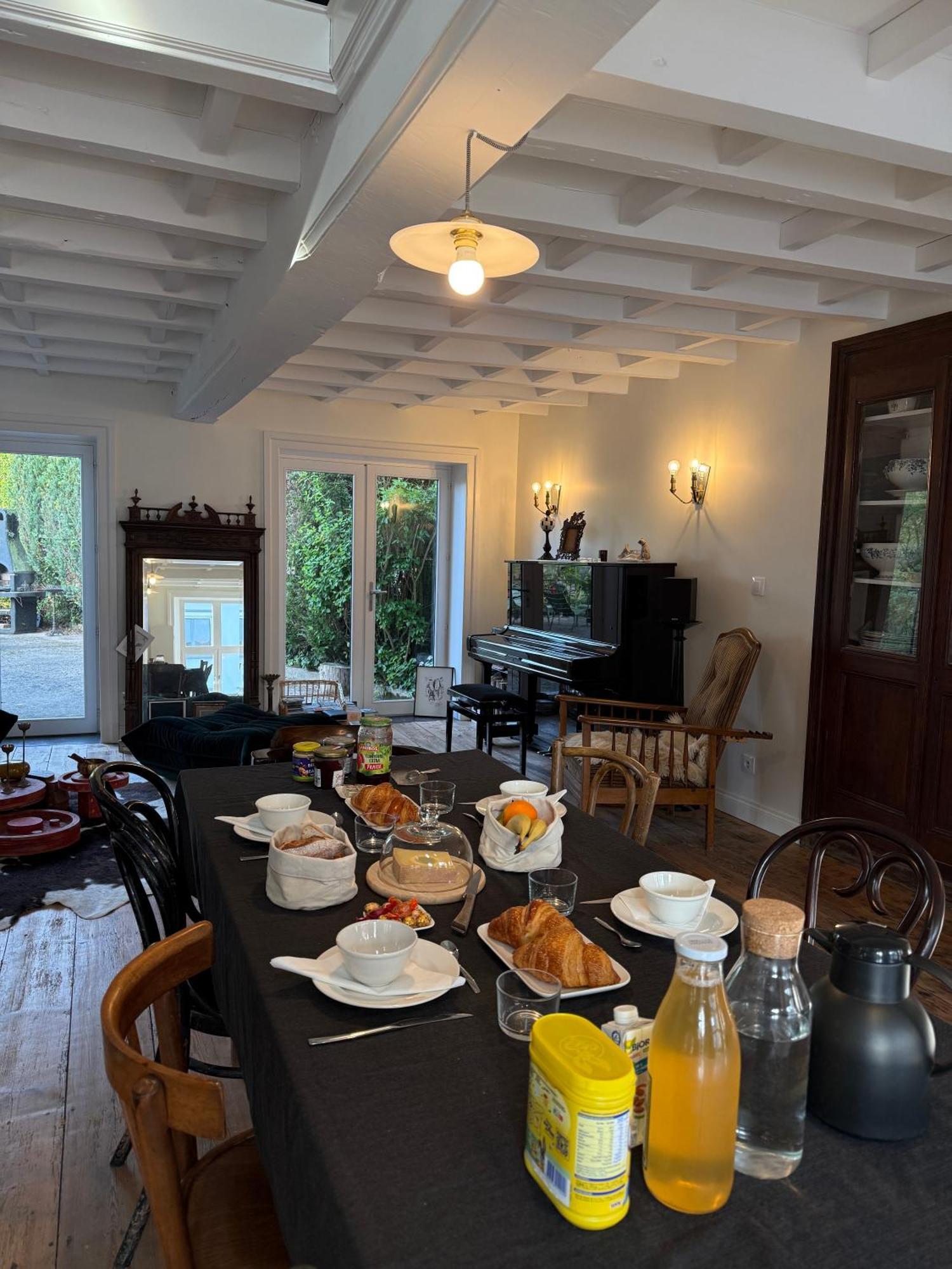 We Maison D'Hotes Касел Екстериор снимка